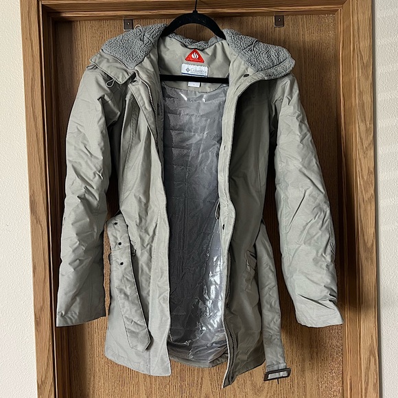 Columbia Women’s 2014 Carson Pass thermal snow jacket. Very gently worn. - Picture 1 of 5